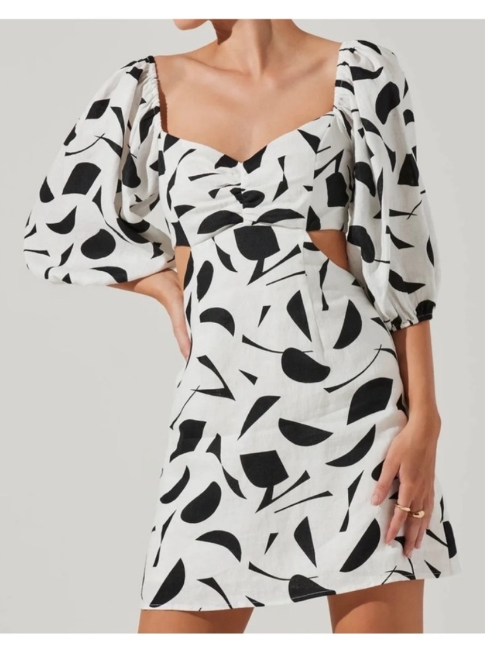 ASTR The Label Heather Abstract Print Cutout Puff Sleeve Mini Dress | Small